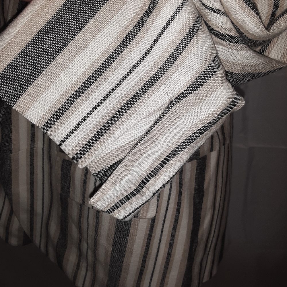 ATF Striped Linen Blazer. - Picture 3 of 9